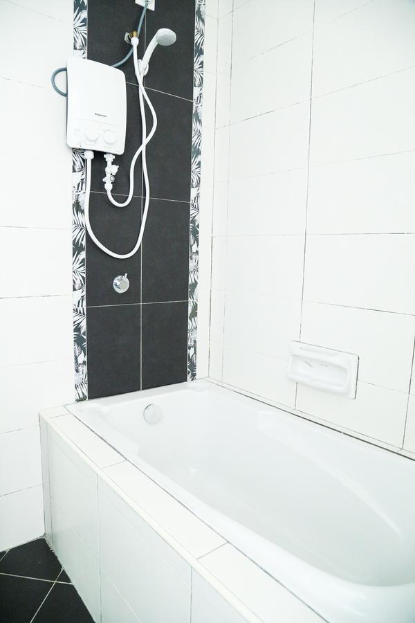 Appartamento di 40 m² con 1 camera Lumut Esterno foto